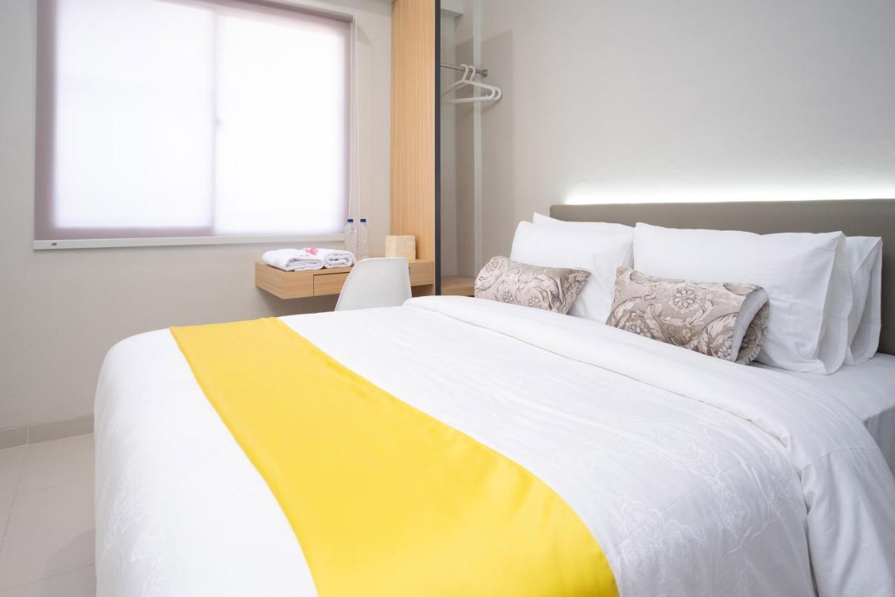 S101 Hotels Semarang Exterior photo